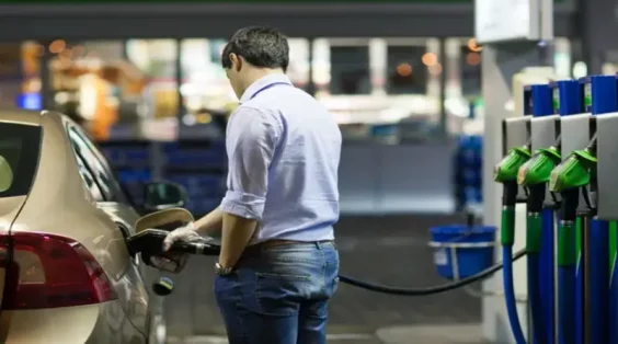 Gasolina em alta: Como poupar na hora de abastecer?